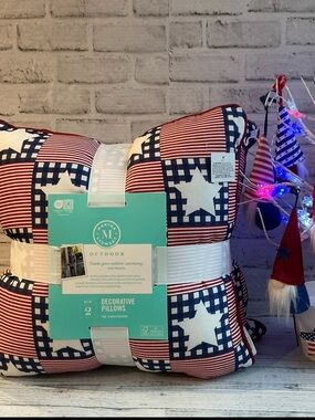 MARTHA STEWART 2pk Americana Gingham Patchwork Indoor/Outdoor Pillows-18” x 18”